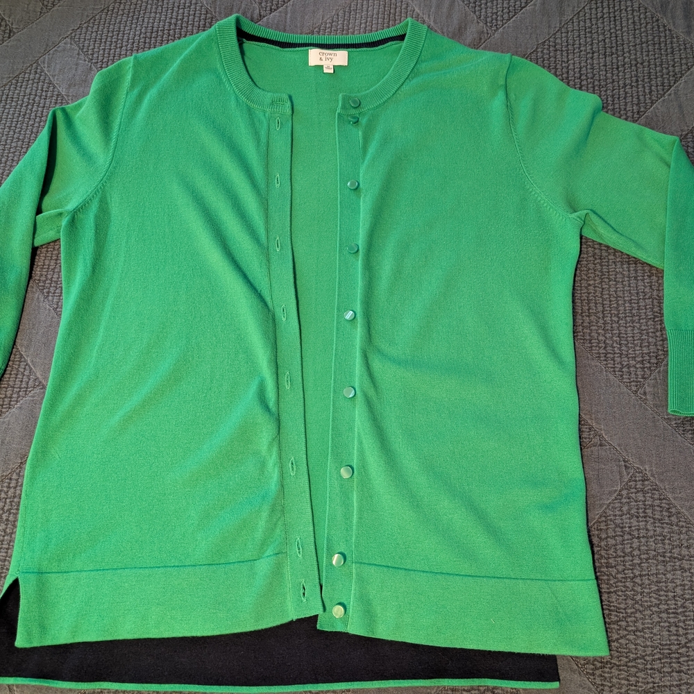 Crown and Ivy Green Button-Up Cardigan